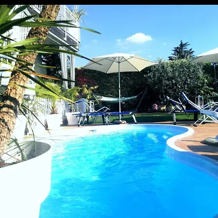 Rifugio Di Giusy, With Swimming Pool * باردولينو