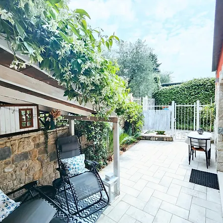 Rifugio Di Giusy, With Swimming Pool * باردولينو