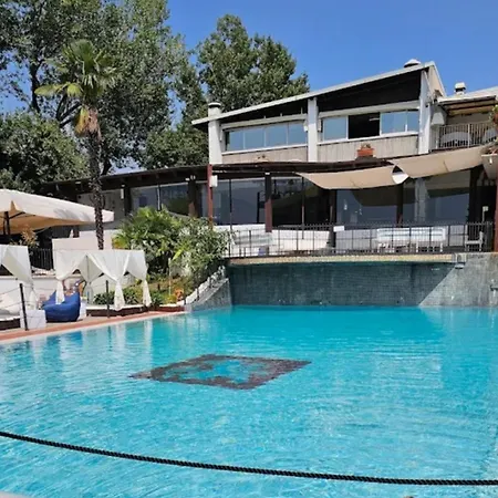 Rifugio Di Giusy, With Swimming Pool